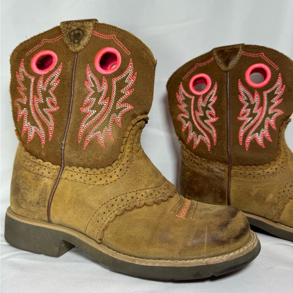 Ariat Fatbaby Cowgirl Western Boot, Youth size 1.5